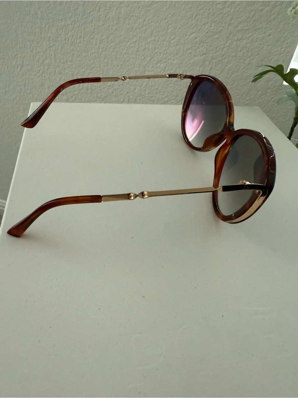 Linda Farrow- Vintage Tortoiseshell Cat-Eye Sunglasses - Brown Gradient Lenses